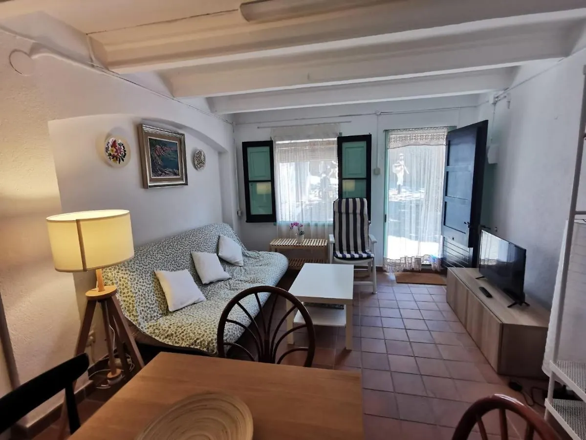 Cozy Apartment 30 Steps From The Ocean Palafrugell